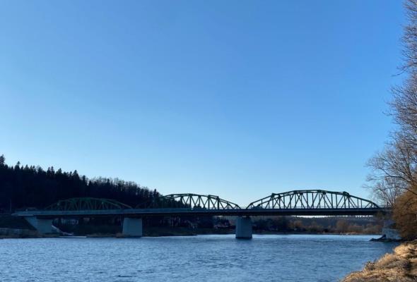 9 ofert na projekt nowego mostu między Leskiem a Huzelami