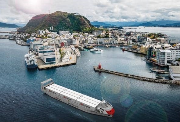 Norwegia. DB Schenker uruchomi bezemisyjny kontenerowiec