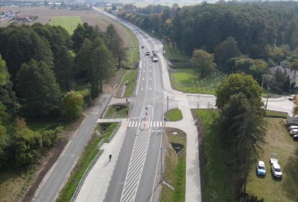 Łódzkie: Koniec przebudowy DW-713 w Tomaszowie. „Nowoczesna arteria”