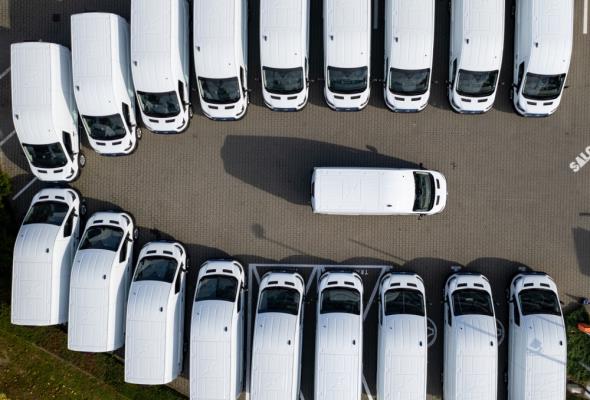 100 nowych ekologicznych pojazdów we flocie GLS Poland