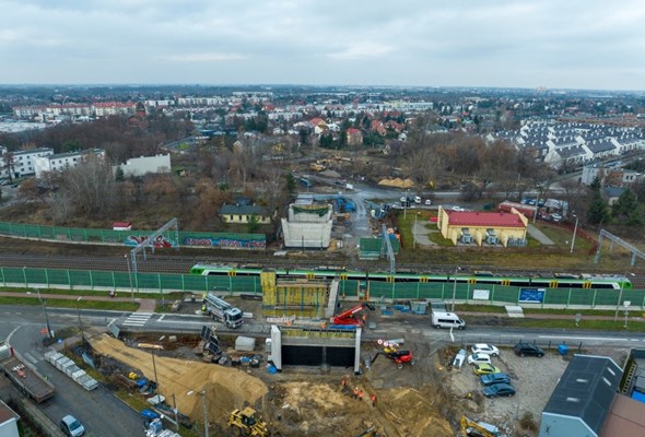 Powstają kolejne bezkolizyjne skrzyżowania dróg i kolei na Mazowszu
