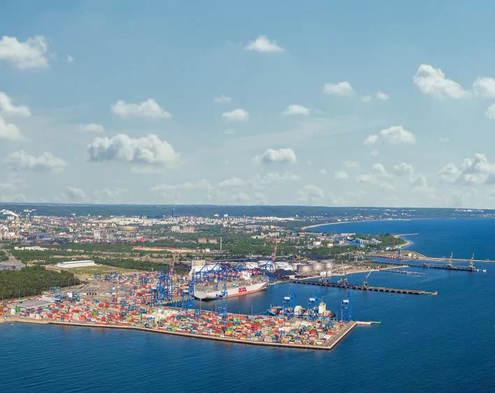 Port Gdańsk na fali? Imponujący wzrost przeładunków kontenerów i rud metali