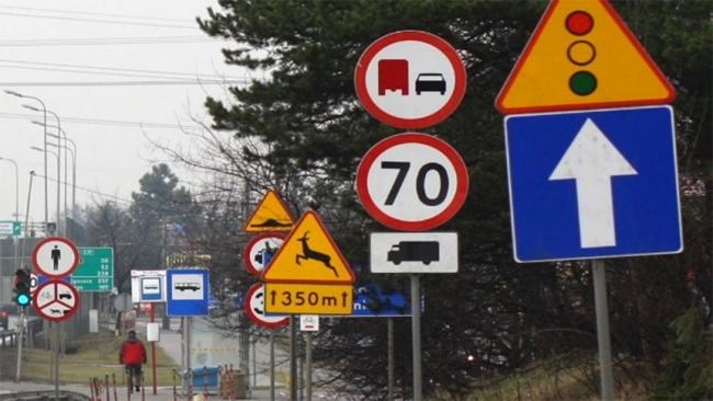 Znaków drogowych jest za dużo. Powstaje chaos informacyjny