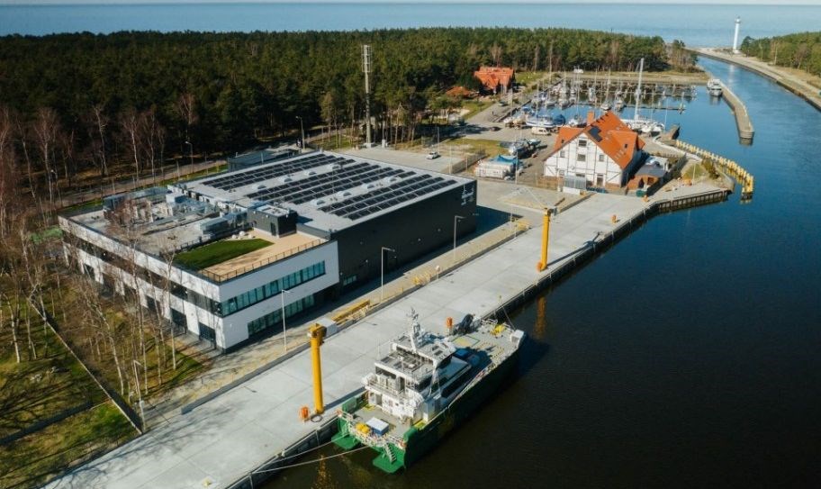 Pierwsza polska elektrownia wiatrowa na Bałtyku coraz bliżej. Działa już baza serwisowa