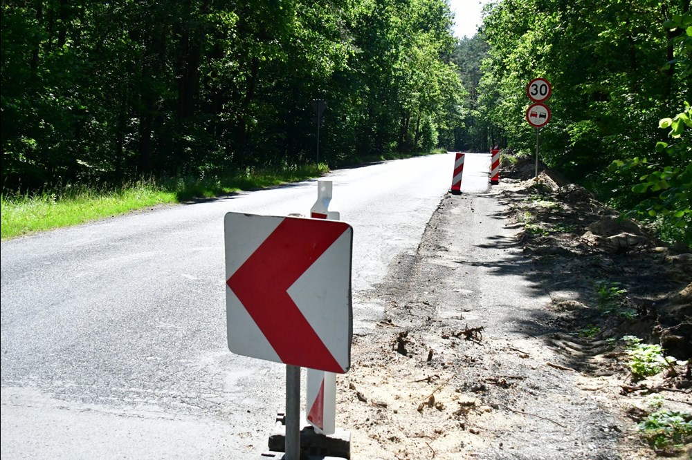 Lubelskie. Trwa przebudowa drogi na Roztocze