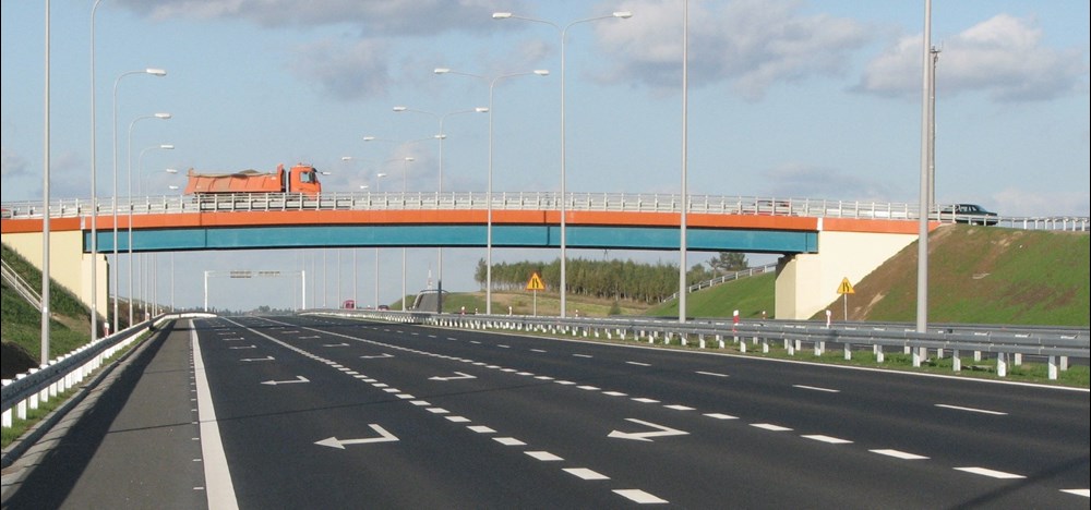 Utrudniania na S7 koło Kielc. Naprawiają uszkodzony wiadukt