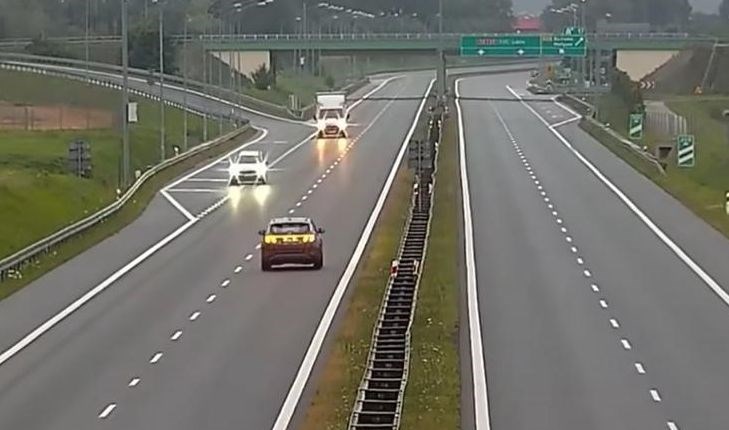 O krok od tragedii. Jechał pod prąd trasą S12