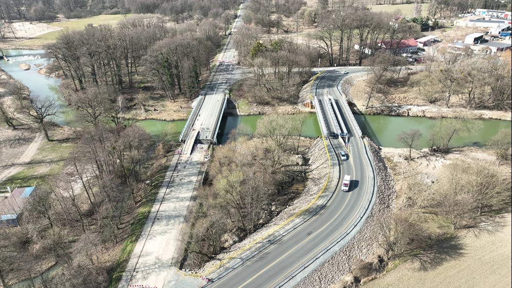 Szesnaście firm walczy o budowę mostu