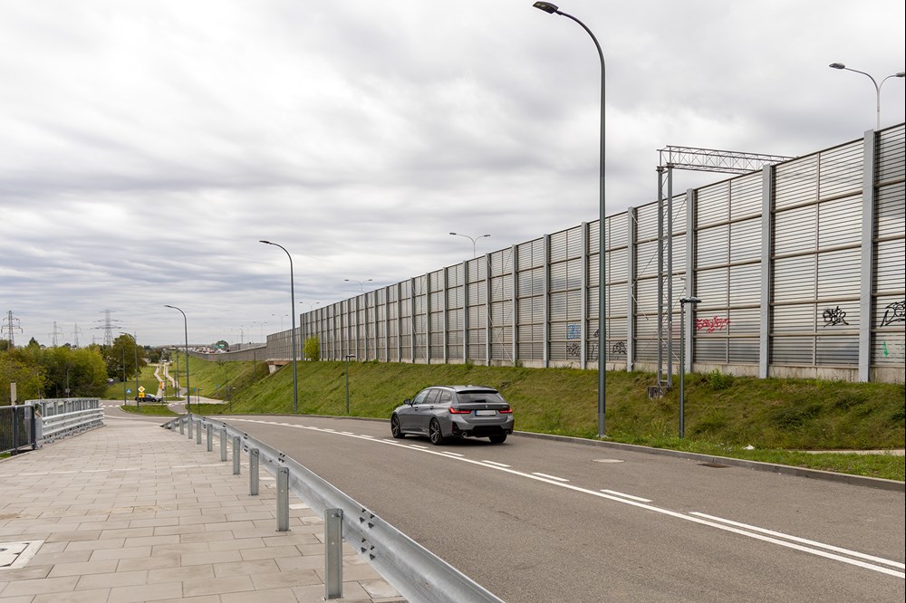 Warszawski wiadukt bez dojazdów otwarty po 12 latach