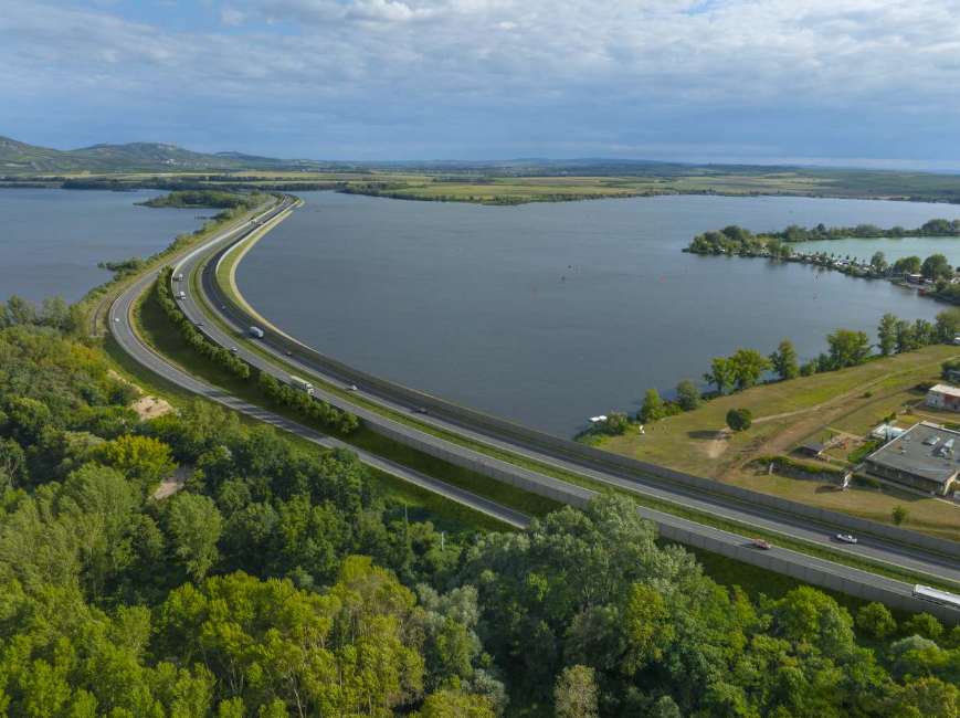 Czesi wybudują autostradę na nasypie