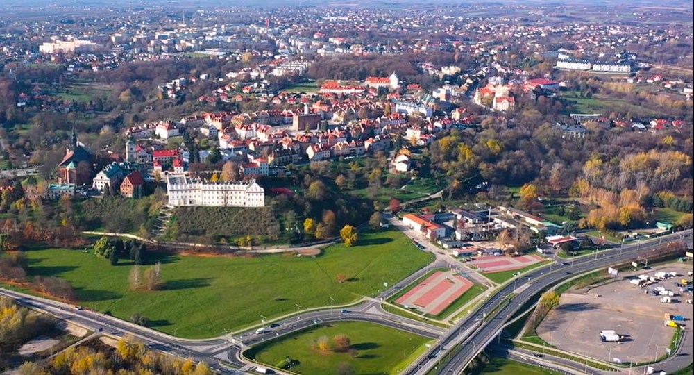 Sandomierz będzie lepiej chroniony przed powodzią. Wody Polskie podpisały istotną umowę