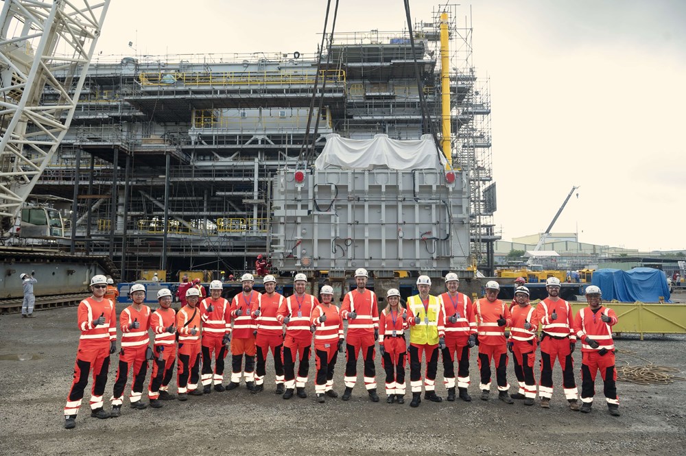 Morskie stacje dla Baltica 2 nabierają kształtu - pierwszy transformator zamontowany