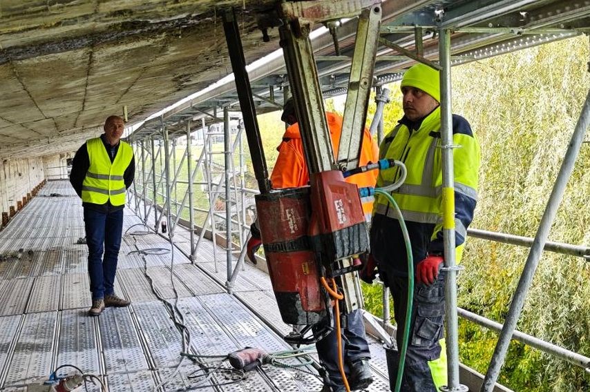 Podkarpackie. Przedłuża się modernizacja zapory