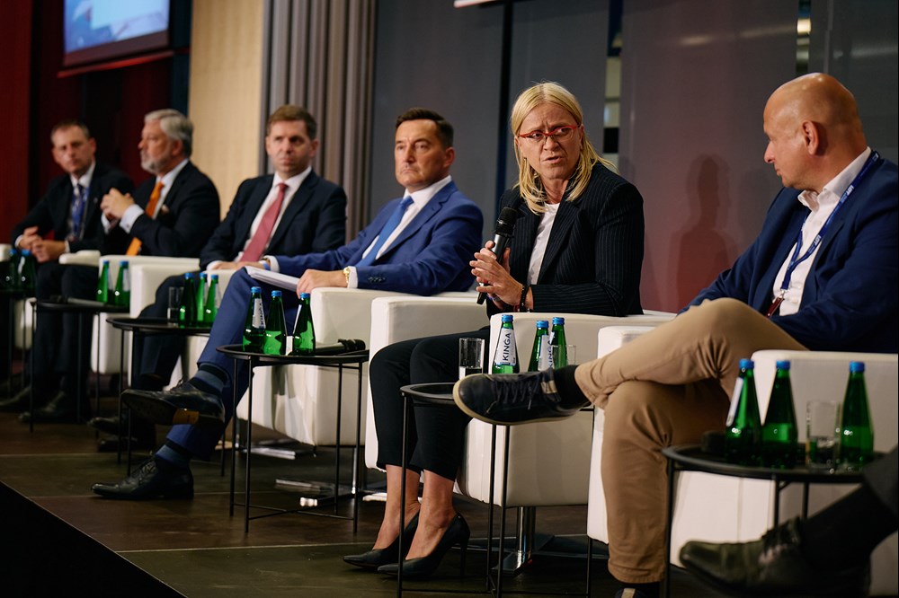 Jaworska-Maćkowiak (PAŻP), Klimont (PKP Cargo Terminale), Grzyb (Sejm RP) na Kongresie Infrastruktury Obronnej!