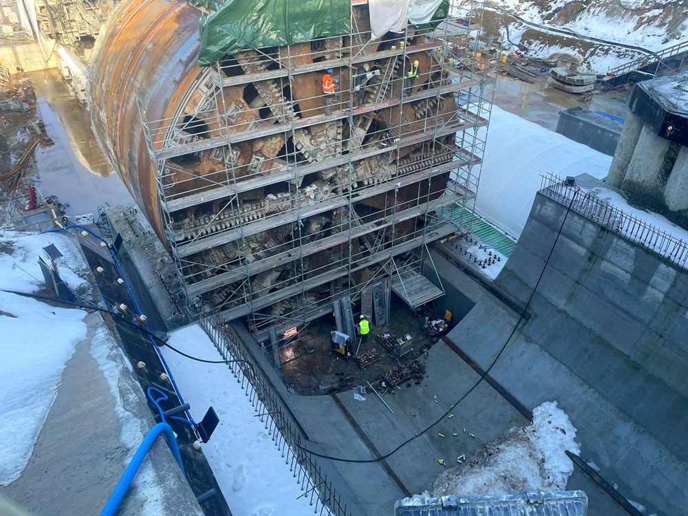 „Karpatka” odwrócona w stronę drugiej nawy tunelu. Była unoszona na warstwie powietrza