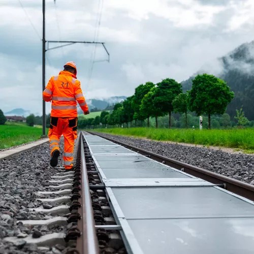 SNCF przetestuje panele fotowoltaiczne w szynach