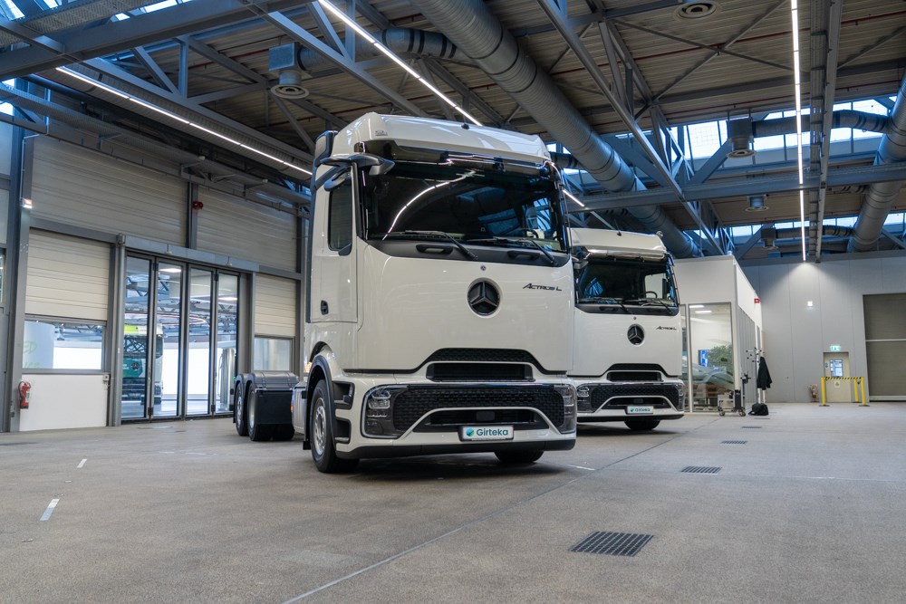 Girteka i Mercedes-Benz Trucks podpisały umowę na dostawę 500 samochodów ciężarowych