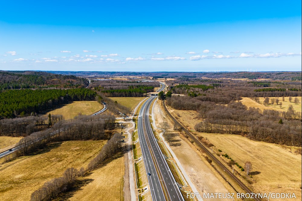Co najmniej 140 km nowych dróg do wakacji. Gdzie pojedziemy?