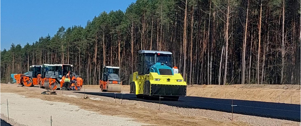 Półmetek na budowie S74 od Mniowa do Kielc