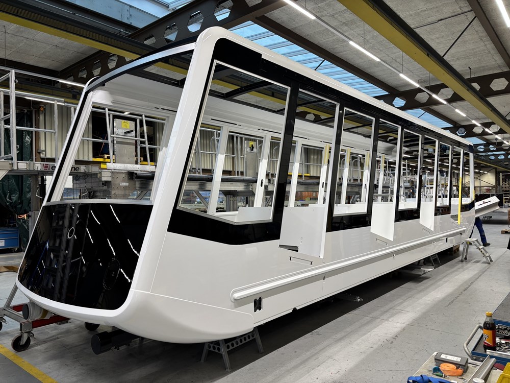 Praga. Kolejka na Petřín z nowymi wagonami