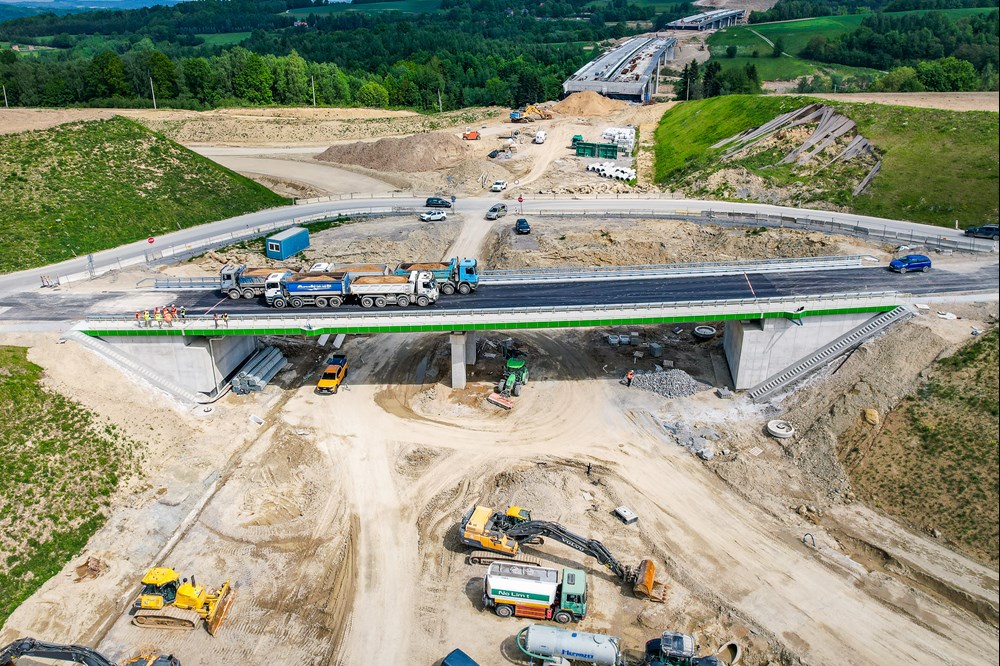 Wiadukt na S19 bezpieczny. Już po próbach obciążeniowych