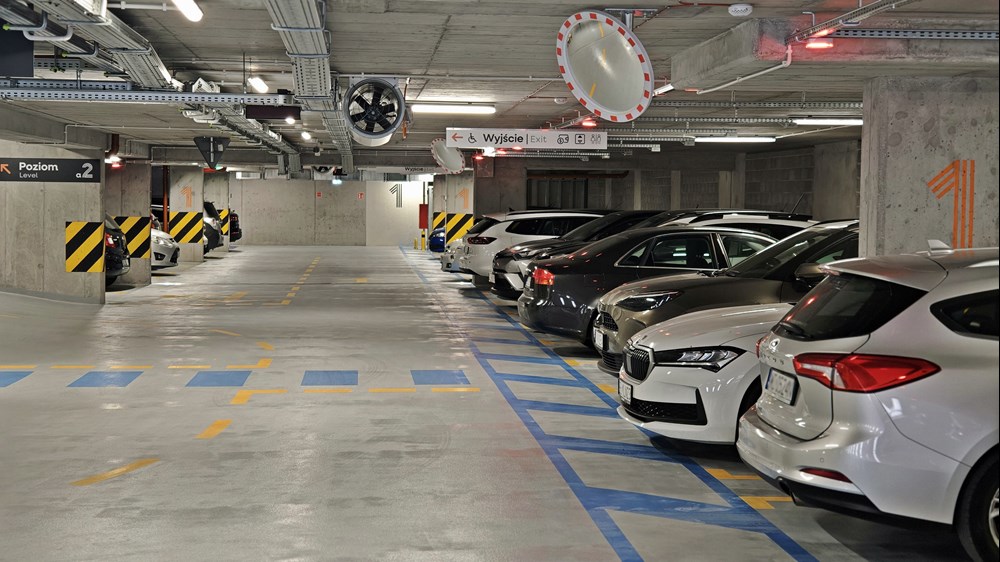 Łódź. Pierwszy parking wielopoziomowy już otwarty. Tydzień bez opłat (zdjęcia)