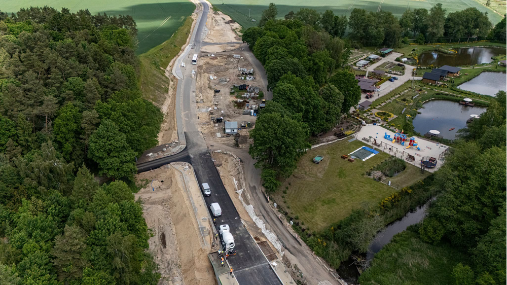 Niebawem częściowe otwarcie drogi pod Kołobrzegiem. Prace potrwają dłużej