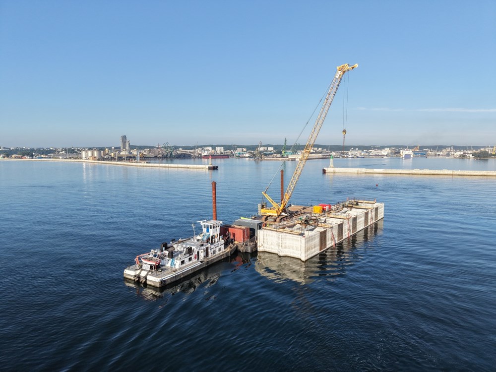 "Ciężki" krok na budowie Portu Zewnętrznego w Porcie Gdynia
