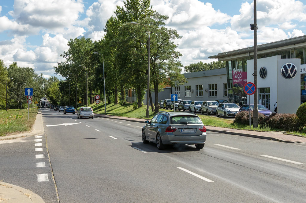 Sześć firm chce rozbudować wylotówkę z Płocka na Warszawę