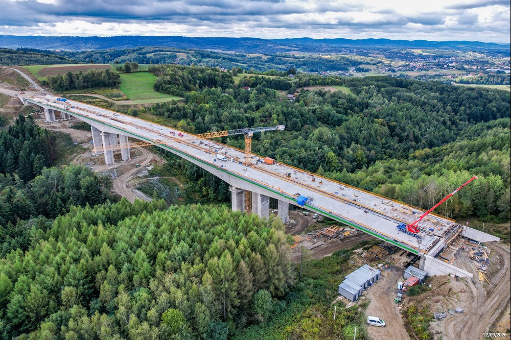 S19. Ustrój nośny blisko półkilometrowa estakady zabetonowany